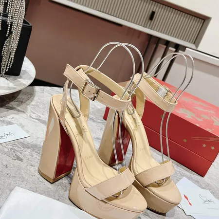 クリスチャン・ルブタン サンダル