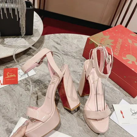 クリスチャン・ルブタン サンダル