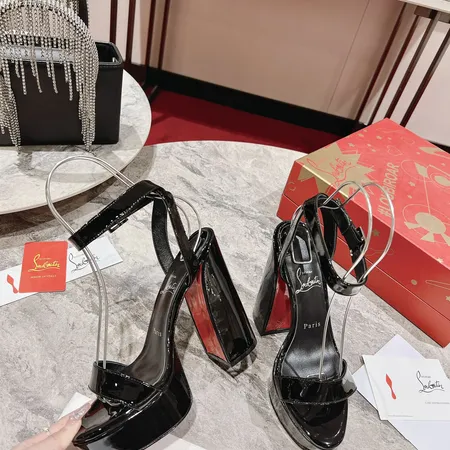 クリスチャン・ルブタン サンダル