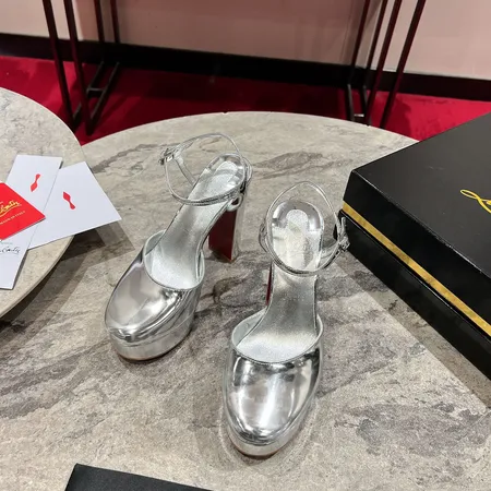 クリスチャン・ルブタン サンダル