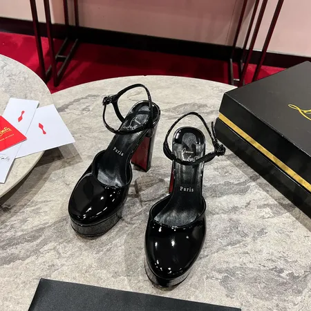 クリスチャン・ルブタン サンダル