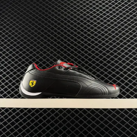 プーマ スニーカー