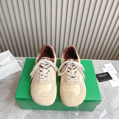 ボッテガ ヴェネタ カジュアルシューズ