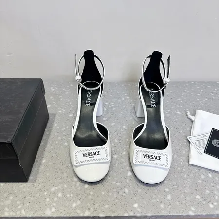 ヴェルサーチ サンダル