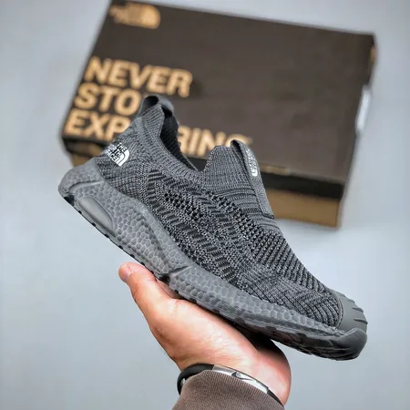 ノースフェイス スニーカー