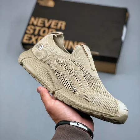 ノースフェイス スニーカー