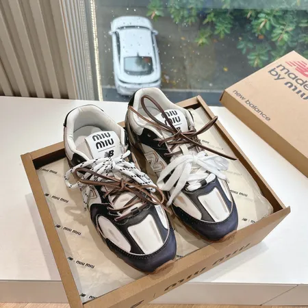 ミュウミュウ カジュアルシューズ