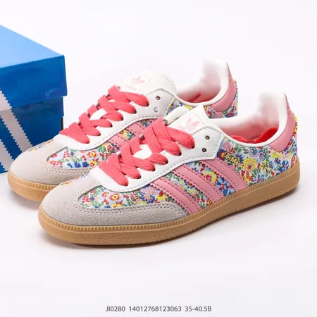 アディダス カジュアルシューズ