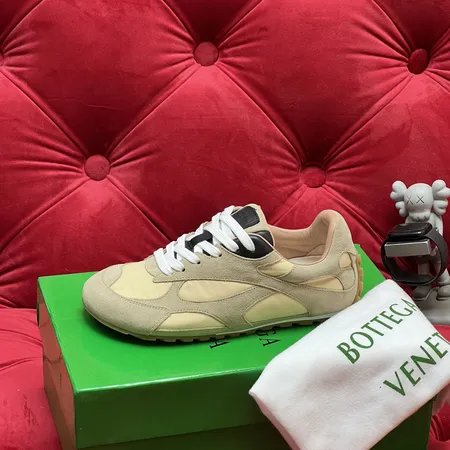 ボッテガ ヴェネタ カジュアルシューズ