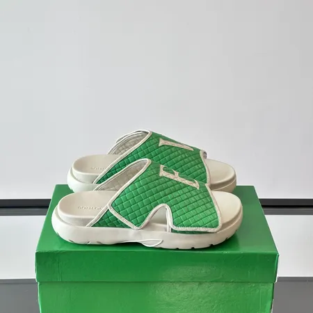 ボッテガ ヴェネタ スリッパ