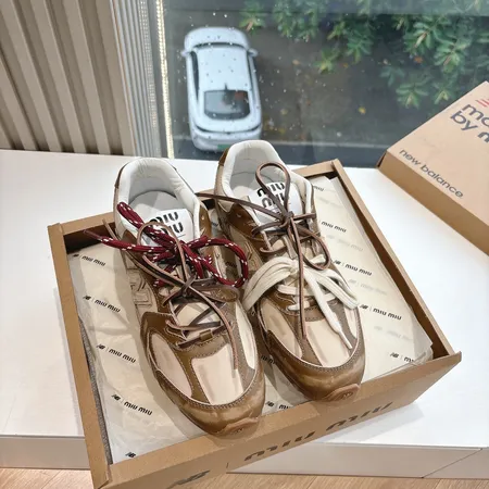 ミュウミュウ スニーカー