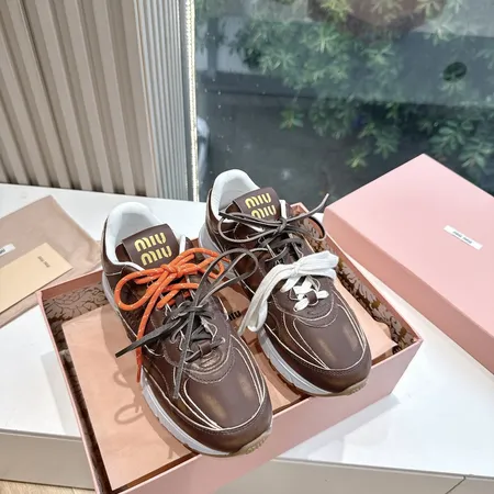 ミュウミュウ スニーカー