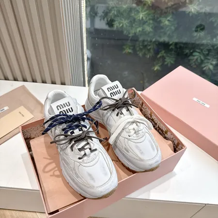 ミュウミュウ スニーカー