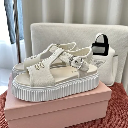 ミュウミュウ サンダル