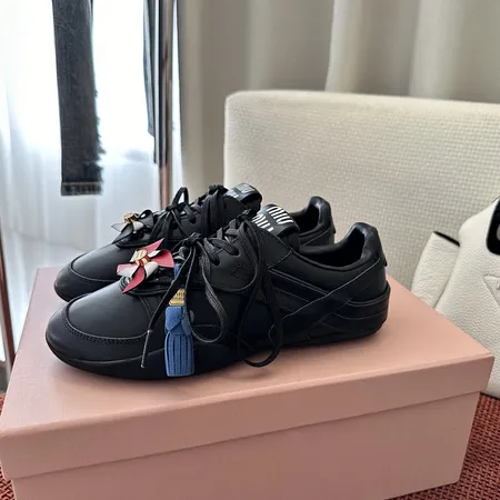 ミュウミュウ スニーカー