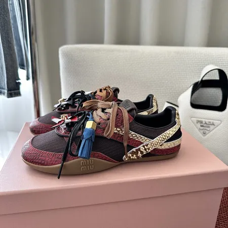 ミュウミュウ スニーカー