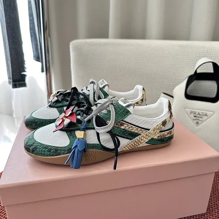 ミュウミュウ スニーカー