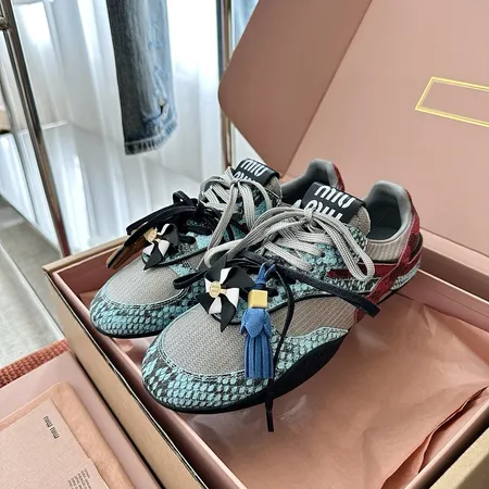 ミュウミュウ スニーカー