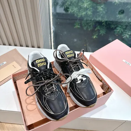 ミュウミュウ スニーカー