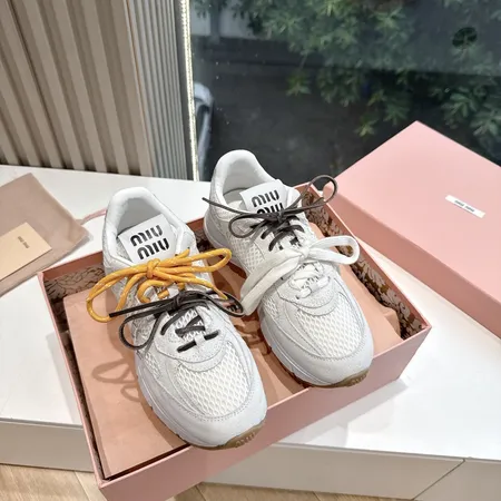ミュウミュウ スニーカー