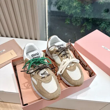 ミュウミュウ スニーカー