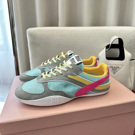 ミュウミュウ スニーカー