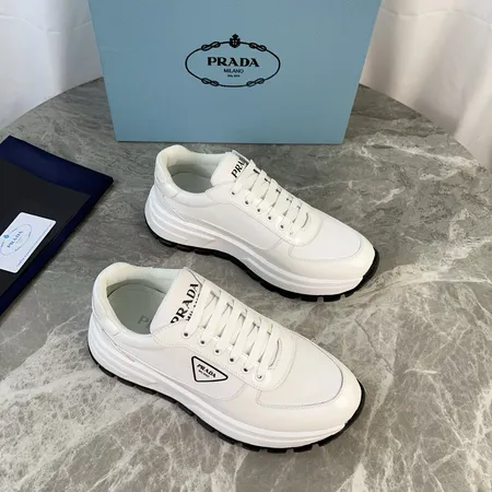 プラダ スニーカー