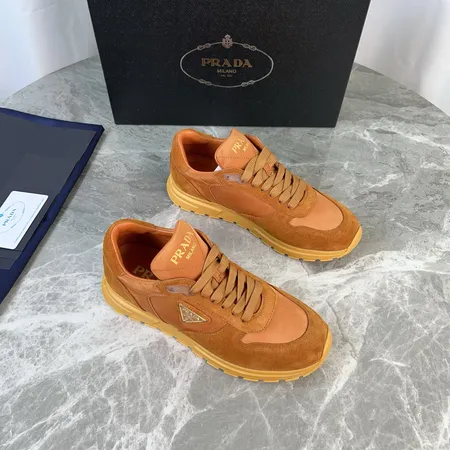 プラダ スニーカー