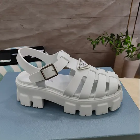 プラダ サンダル