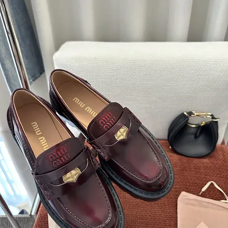 ミュウミュウ ビジネスシューズ