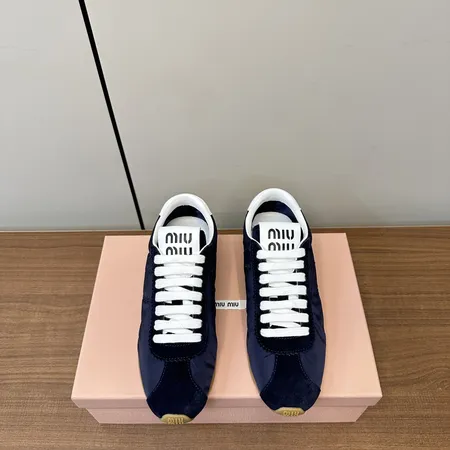 ミュウミュウ カジュアルシューズ