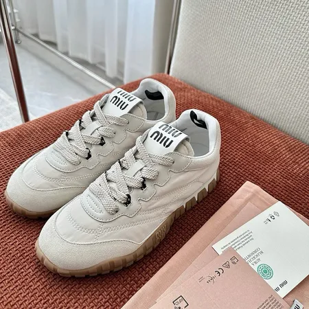 ミュウミュウ スニーカー