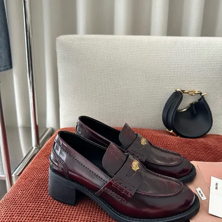 ミュウミュウ ビジネスシューズ