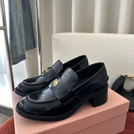 ミュウミュウ ビジネスシューズ