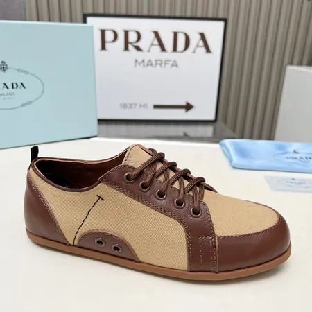 プラダ カジュアルシューズ