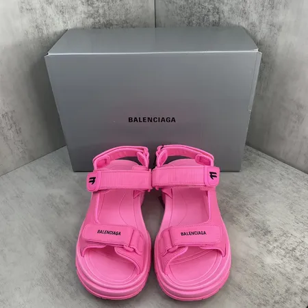 バレンシアガ サンダル