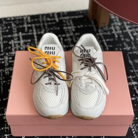 ミュウミュウ スニーカー