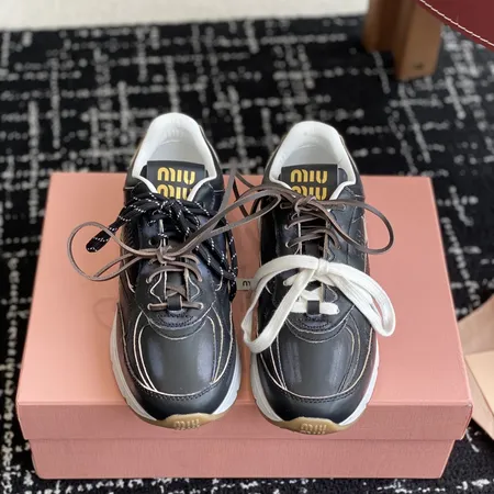 ミュウミュウ スニーカー