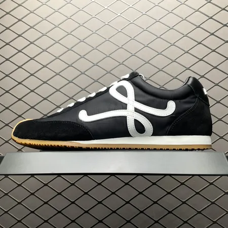 ロエベ スニーカー