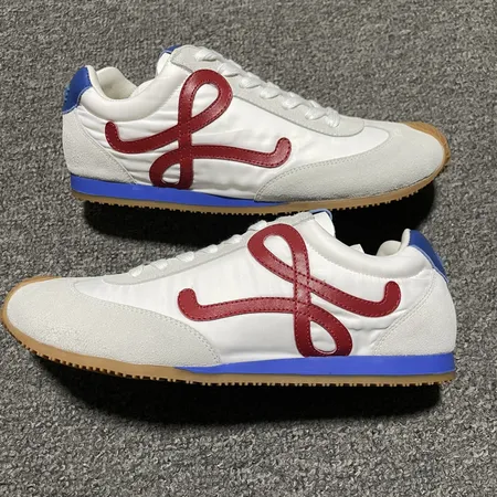 ロエベ スニーカー