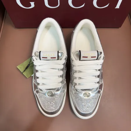 グッチ カジュアルシューズ