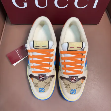 グッチ カジュアルシューズ