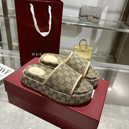 グッチ サンダル