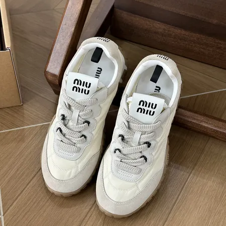 ミュウミュウ カジュアルシューズ