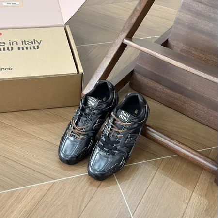 ミュウミュウ カジュアルシューズ