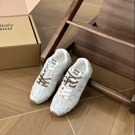 ミュウミュウ カジュアルシューズ