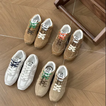 ミュウミュウ カジュアルシューズ