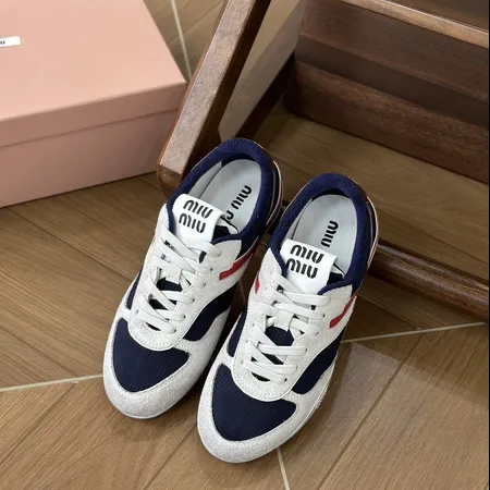 ミュウミュウ カジュアルシューズ