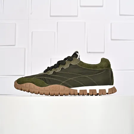 ミュウミュウ スニーカー