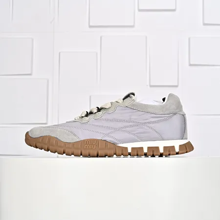 ミュウミュウ スニーカー